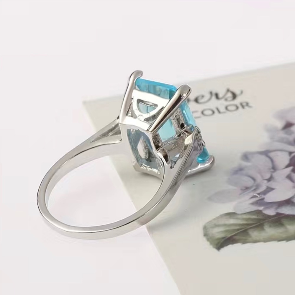 Aquamarine Rectangular Ring - Picture 2 of 4